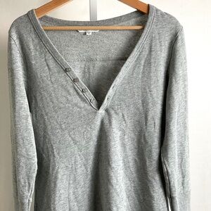 VICTORIA SECRET WOMEN'S SWEATER~SIZE SMALL!